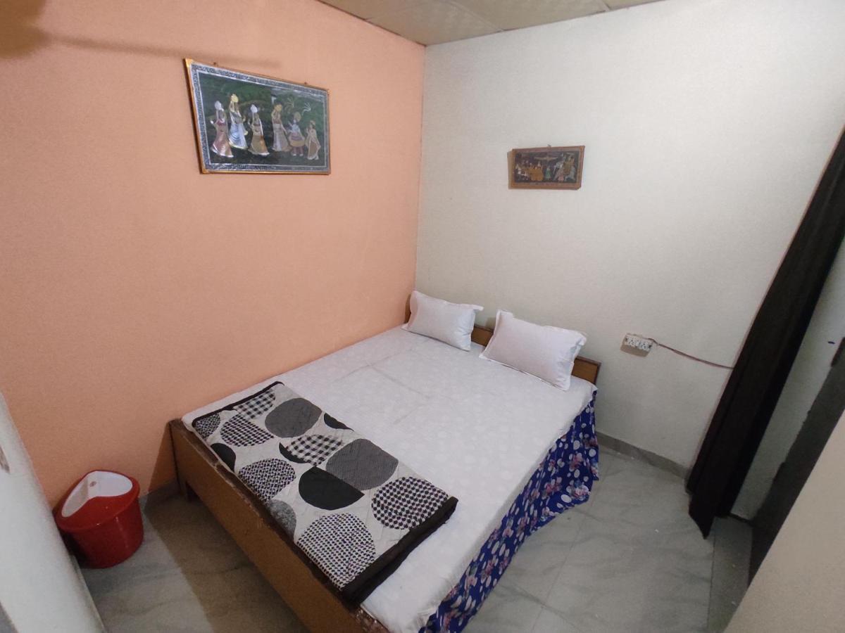Superinn Home Stay& Guest House آغْرا المظهر الخارجي الصورة