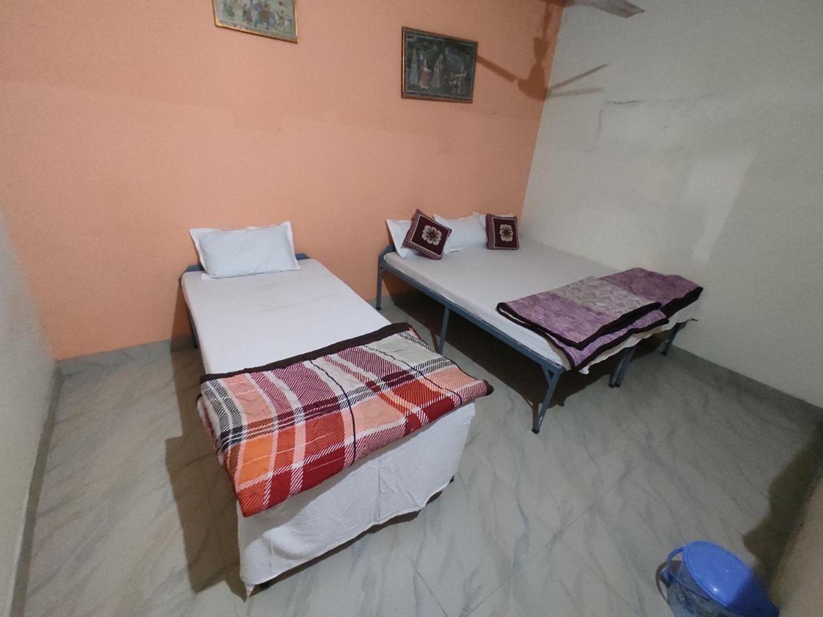 Superinn Home Stay& Guest House آغْرا المظهر الخارجي الصورة