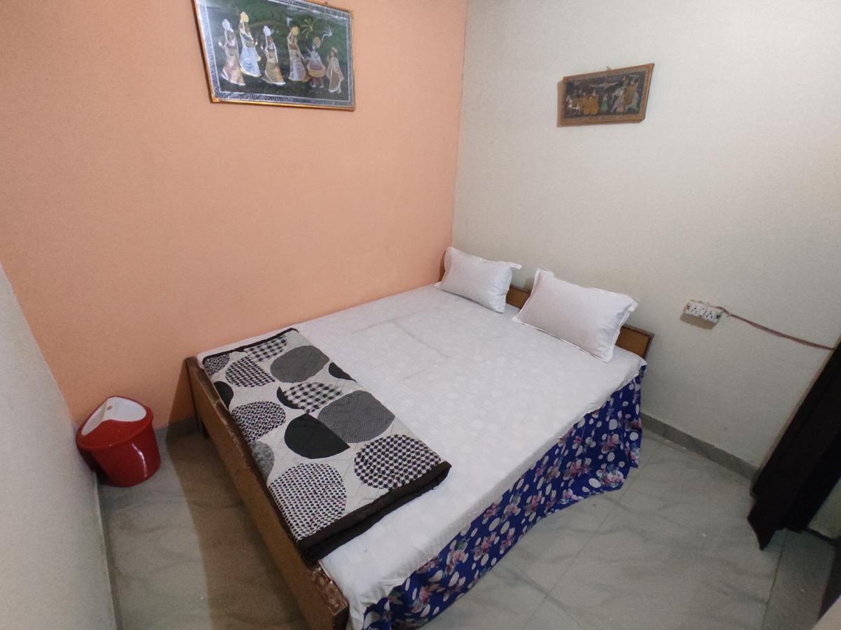 Superinn Home Stay& Guest House آغْرا المظهر الخارجي الصورة