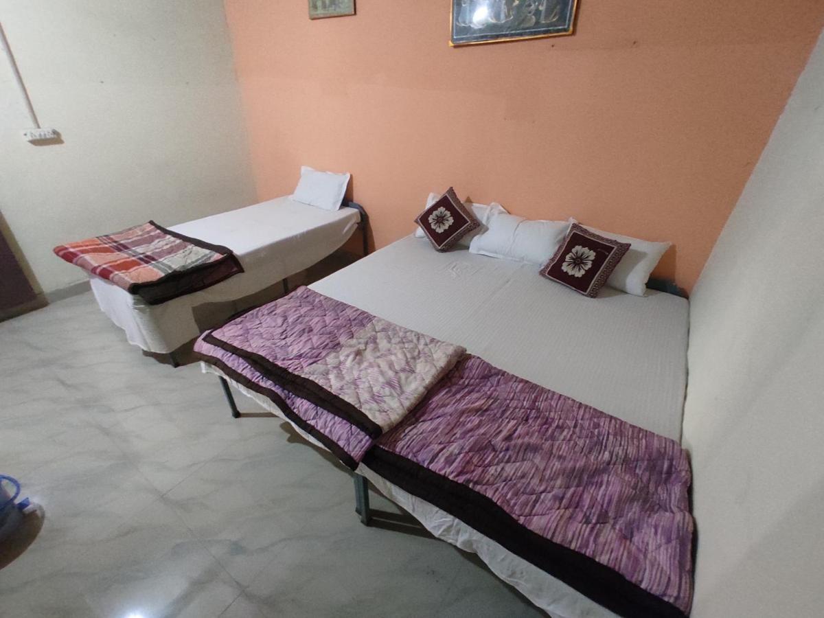 Superinn Home Stay& Guest House آغْرا المظهر الخارجي الصورة
