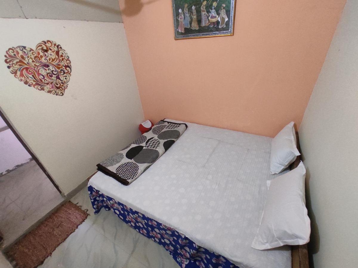 Superinn Home Stay& Guest House آغْرا المظهر الخارجي الصورة