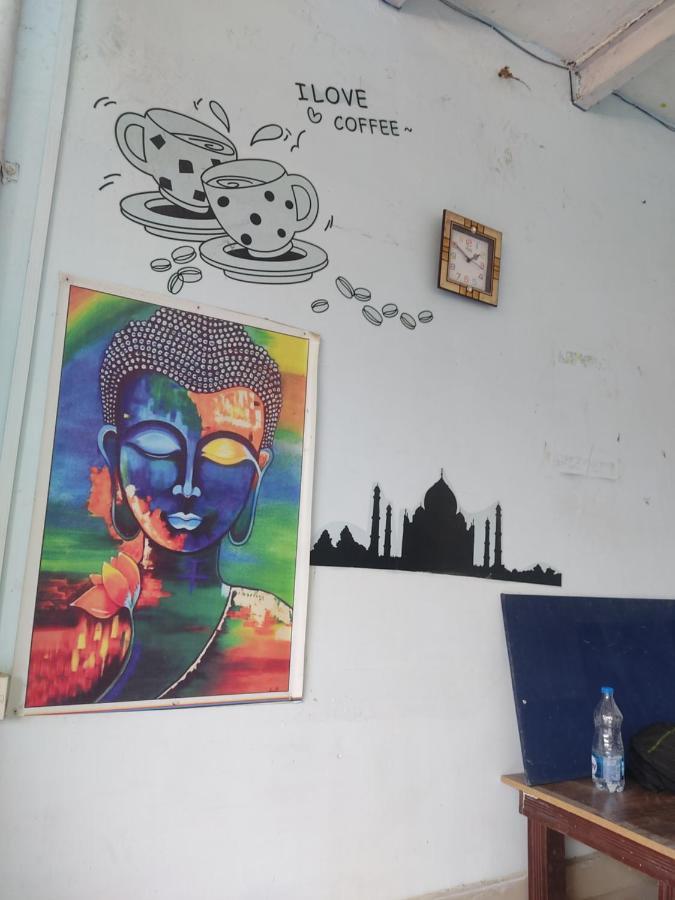 Superinn Home Stay& Guest House آغْرا المظهر الخارجي الصورة
