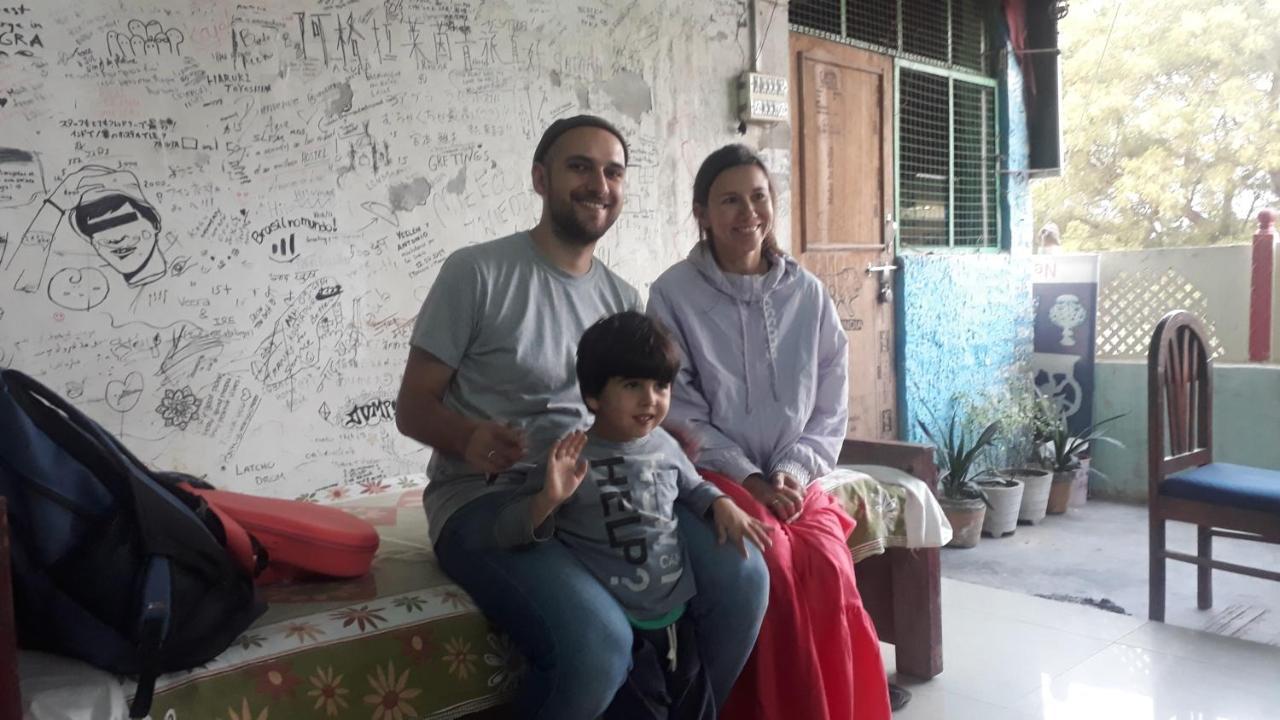 Superinn Home Stay& Guest House آغْرا المظهر الخارجي الصورة